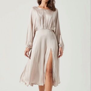 DOLMAN SLEEVE MIDI DRESS